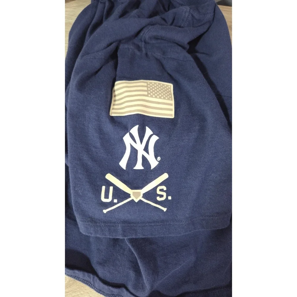 Nike New York Yankees MLB Blue‎ Shirt Large Brown Camo USA Flag Bat